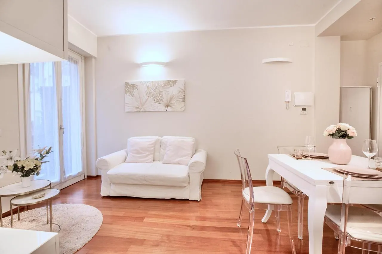 Easylife - Elegante Bilocale A Due Passi Dal Colorato Quartiere Di Porta Venezia Apartment Milan