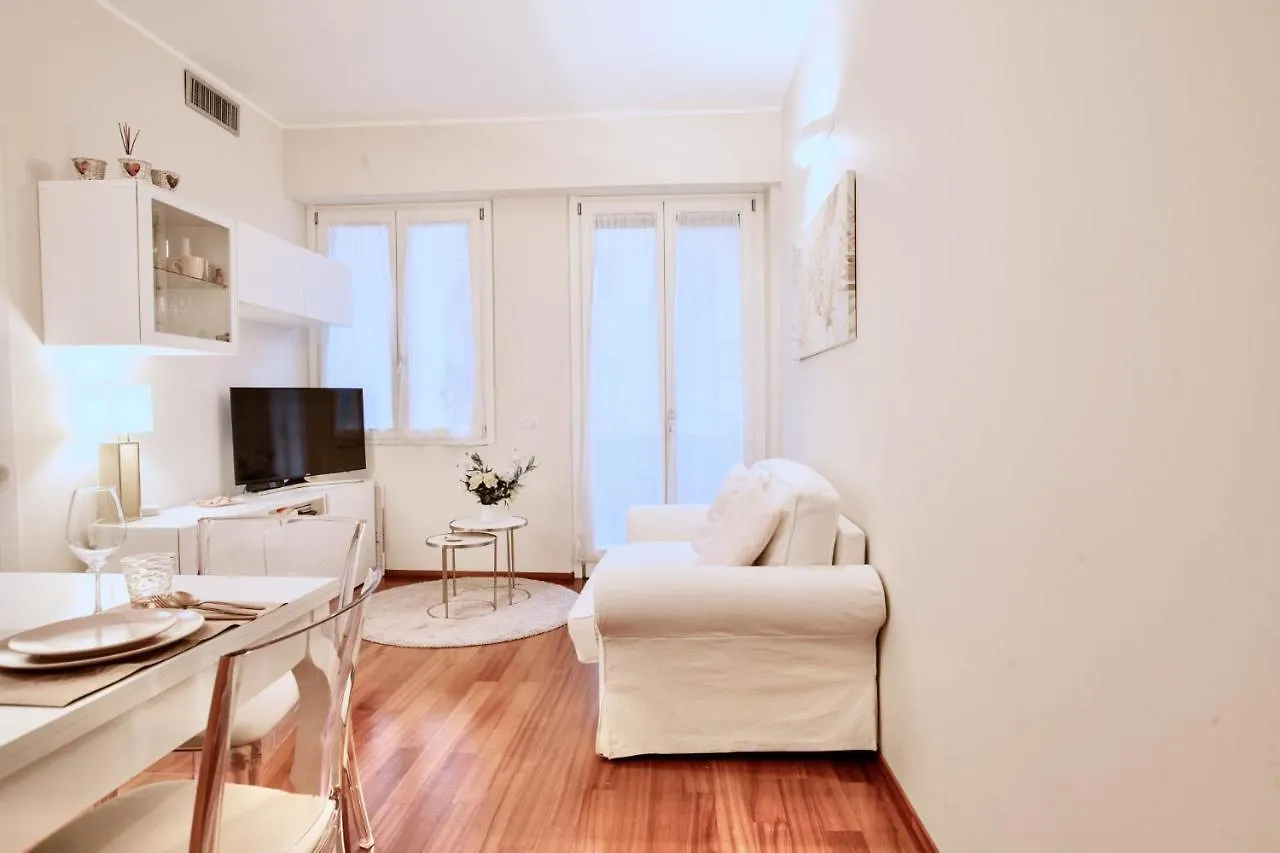 Easylife - Elegante Bilocale A Due Passi Dal Colorato Quartiere Di Porta Venezia Apartment Milan Italy