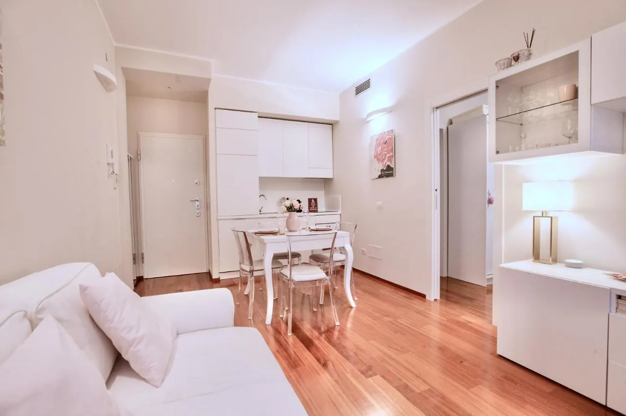 Apartament Easylife - Elegante Bilocale A Due Passi Dal Colorato Quartiere Di Porta Venezia Mediolan