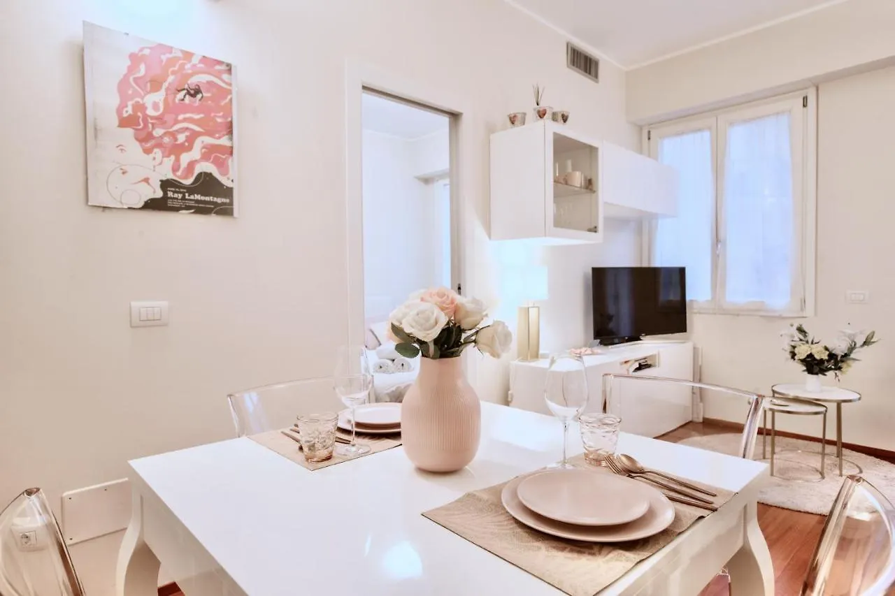 Apartament Easylife - Elegante Bilocale A Due Passi Dal Colorato Quartiere Di Porta Venezia Mediolan